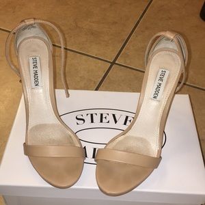 Trendy, classy Steve Madden, Natural. Ankle Strap